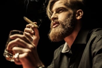does cutting down cigarettes work 𝐒𝐦𝐨𝐤𝐢𝐧𝐠 𝐨𝐫 𝐯𝐚𝐩𝐢𝐧𝐠 — 𝐭𝐡𝐞 𝐫𝐢𝐬𝐤𝐬 𝐝𝐨𝐧'𝐭 𝐜𝐚𝐧𝐜𝐞𝐥  𝐨𝐮𝐭. 🚭 This World No Tobacco Day, whether you have smoked for years or  started vaping thinking it was safer, know the facts and
